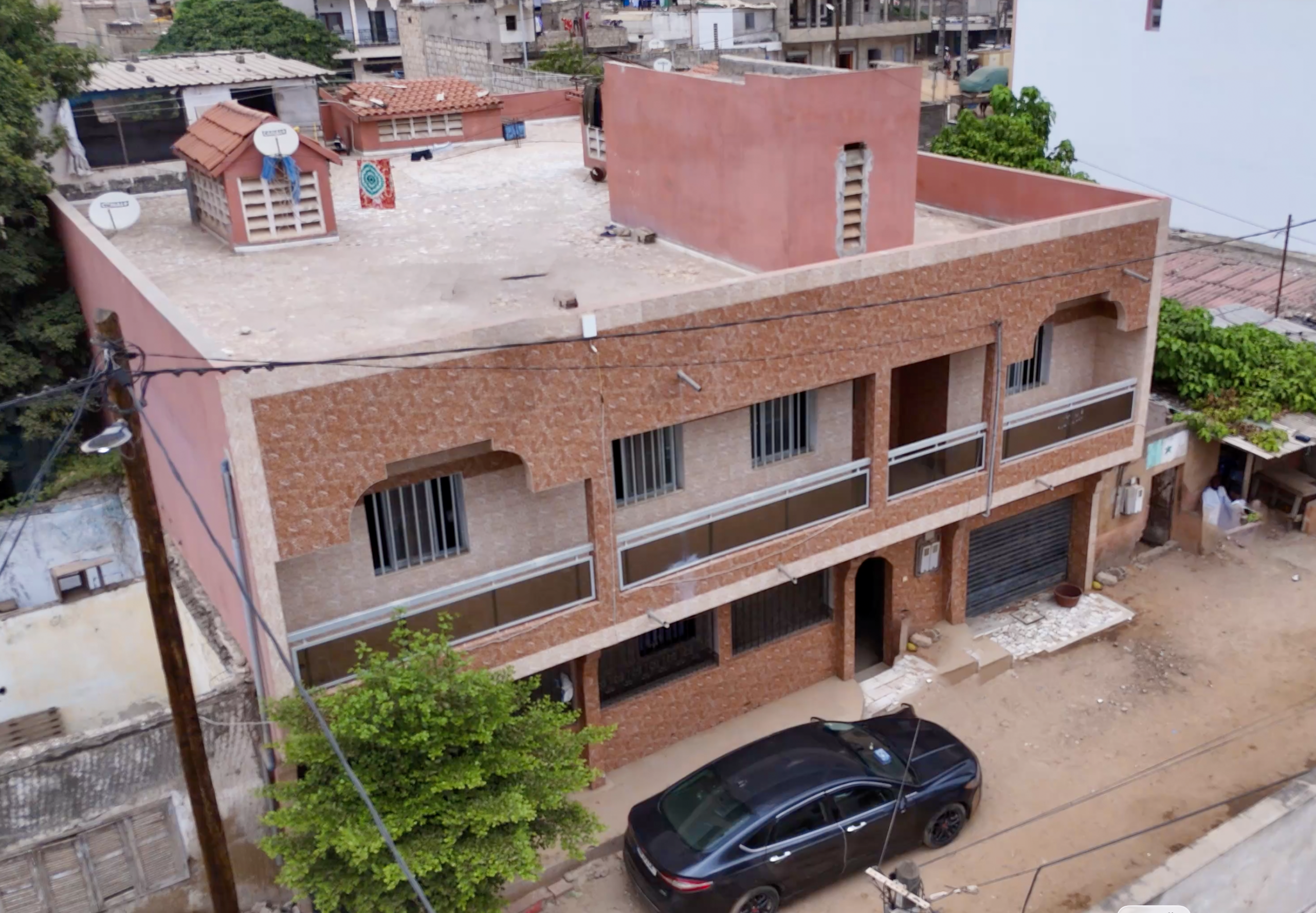 Villa R+1 TF de 250 m² à vendre à Diacksao 2 (en face Nestale).