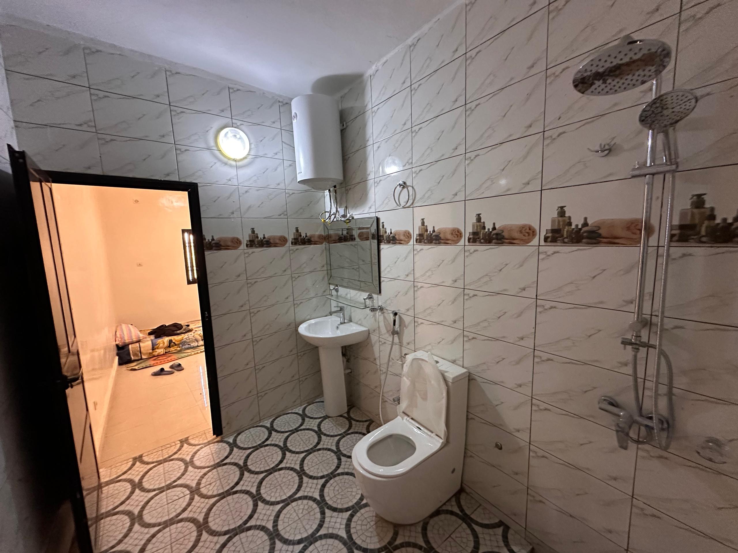 VILLA F4 à Ndiakhirate Sicap Keur Massar derrière école Copak
