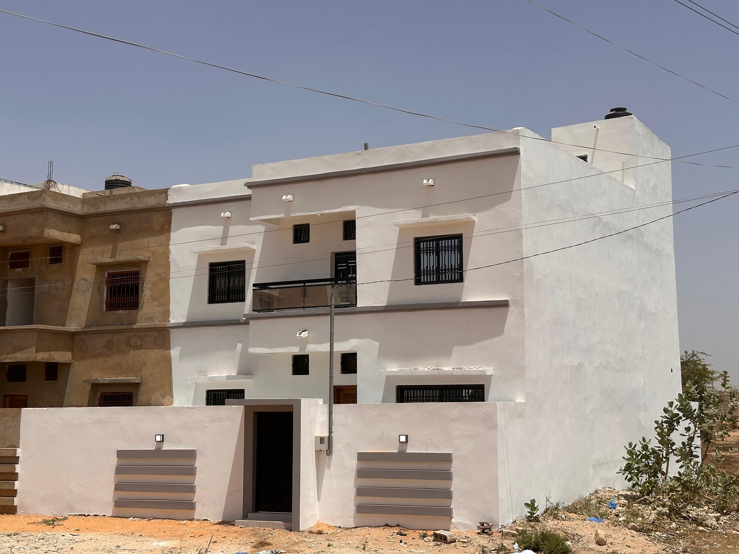VILLA F8 à Ndiakhirate Sicap Keur Massar derrière école Copak