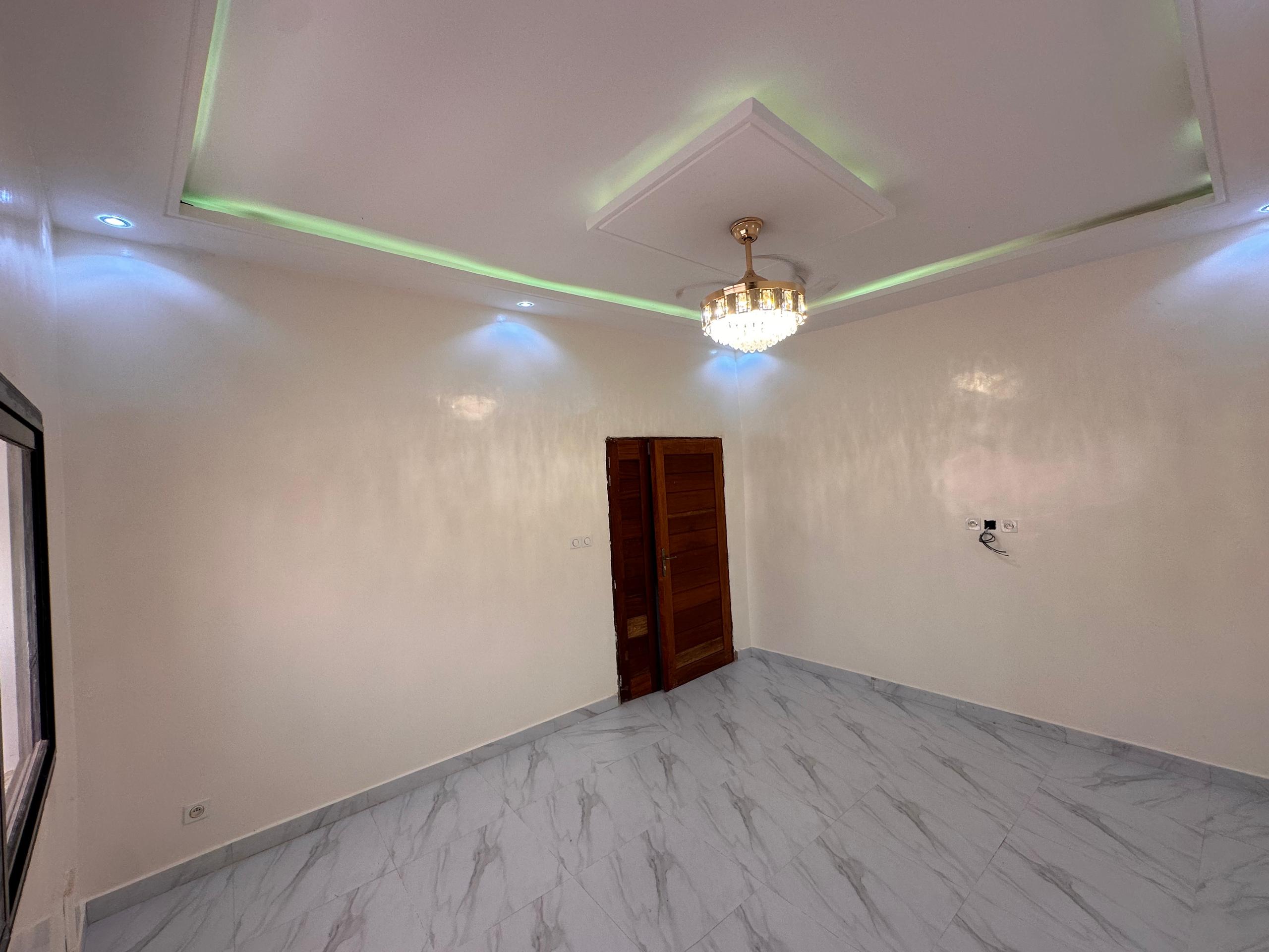 VILLA F8 à Ndiakhirate Sicap Keur Massar derrière école Copak