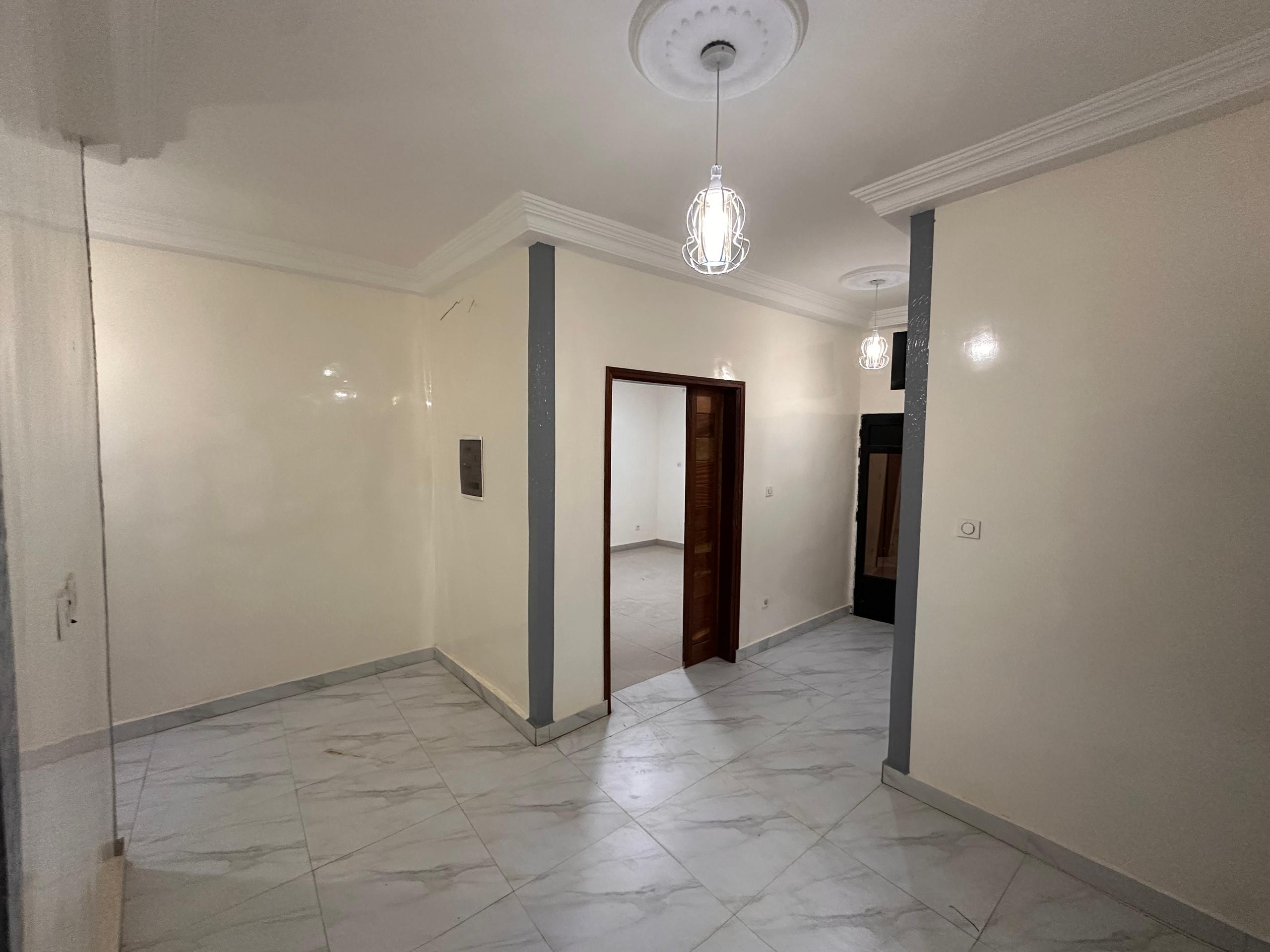 VILLA F8 à Ndiakhirate Sicap Keur Massar derrière école Copak